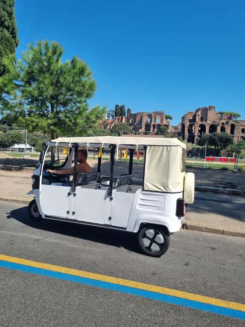 Rome: Electric Tuk-Tuk photo experience with driver - Circus Maximus and the story of ancient Rome