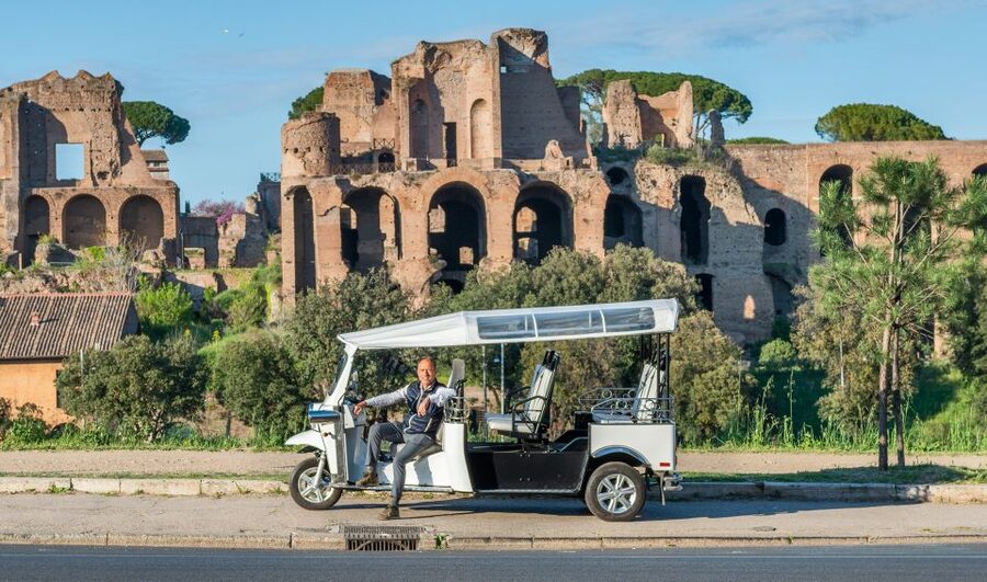Rome: Private City Tour by Electric Tuk Tuk - The guides make or break the outing