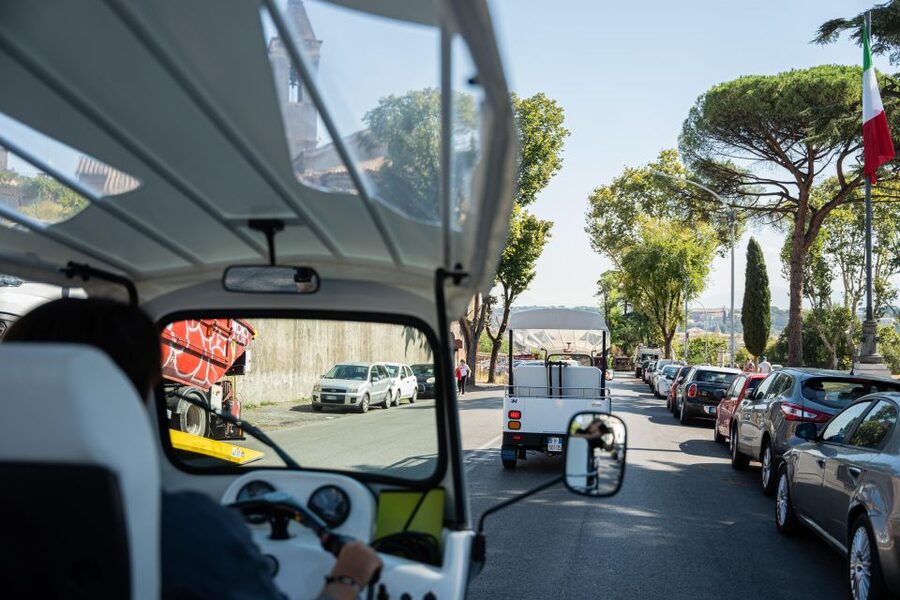 Rome: Private Tuk Tuk Tour with Hotel Pickup and Prosecco - St. Peter’s as the final major sight
