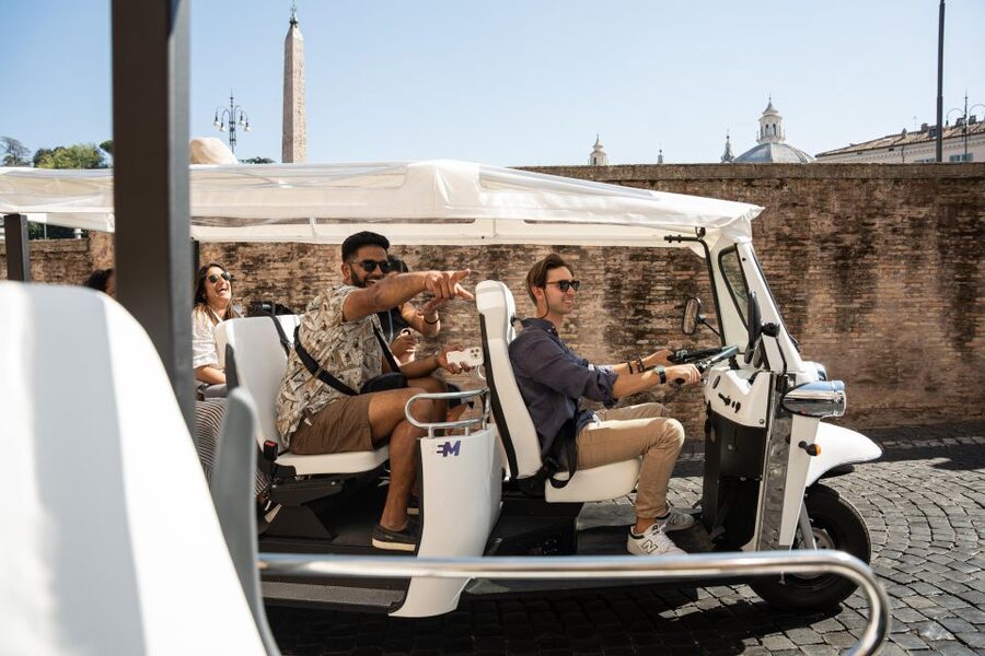 Rome: Private Tuk Tuk Tour with Hotel Pickup and Prosecco - Rome’s grand streets and passing sights