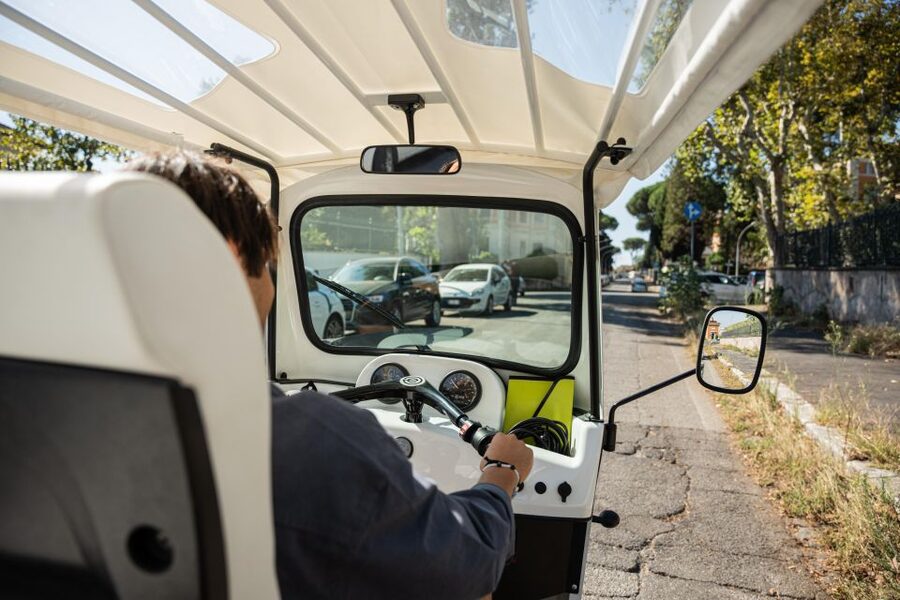 Rome: Private Tuk Tuk Tour with Hotel Pickup and Prosecco - The Colosseum from the outside