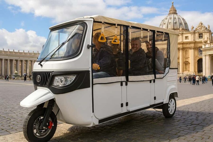 Rome: Timeless Electric Tuk-Tuk Photography Service - What the photography service adds