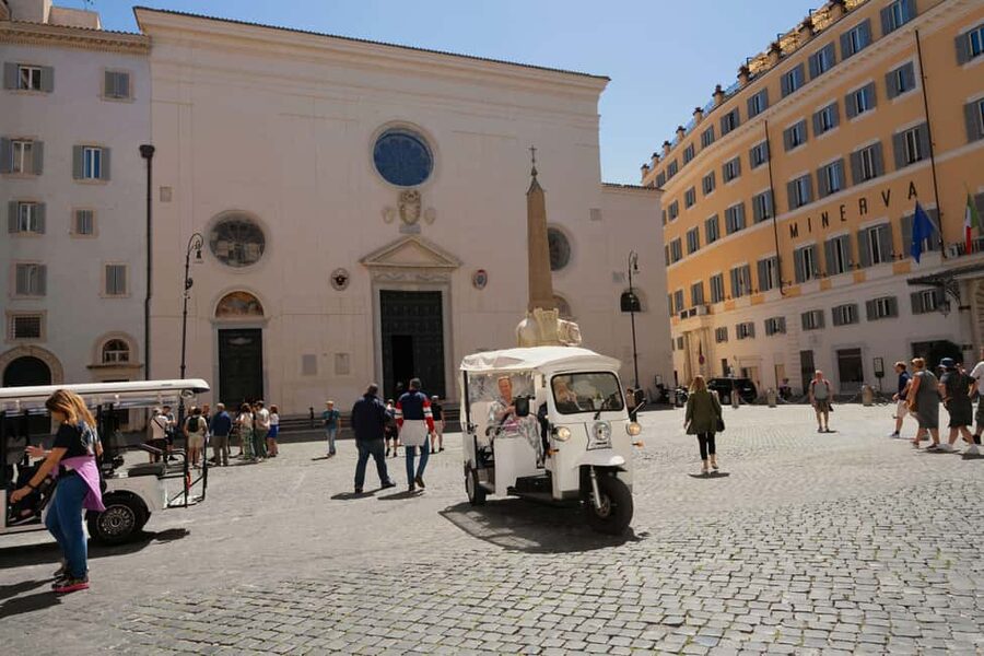 Rome: Tuk-Tuk Guided Tour in Rome City Center - Largo di Torre Argentina and the Pantheon