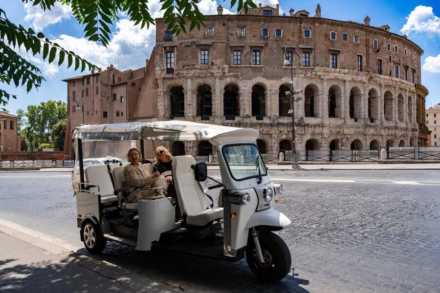 Rome: Tuk-Tuk Guided Tour in Rome City Center - Ending at Piazza Navona