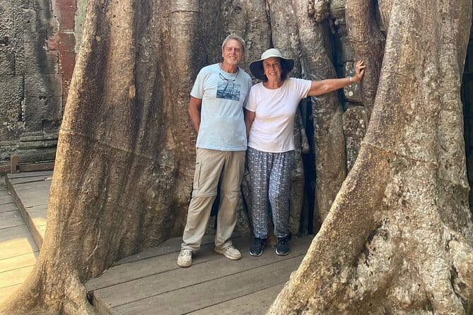 Siem Reap: 1 Day Angkor Wat + Sunrise Private Tour with Tuk-Tuk - What the tuk-tuk service adds