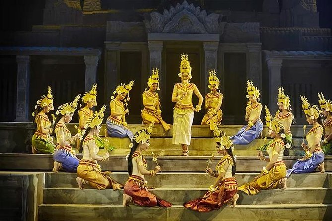 Siem Reap: Apsara Dance Show & Dinner with Tuk-Tuk Transfers - Arriving at the buffet venue
