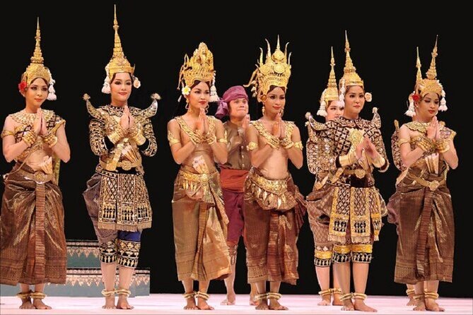 Siem Reap: Apsara Dance Show & Dinner with Tuk-Tuk Transfers - The tuk-tuk pickup sets the tone