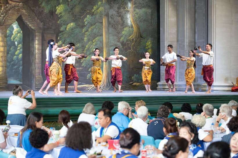 Siem Reap: Apsara Dance Show with Buffet Dinner & Tuk-Tuk... - What the evening promises in two hours