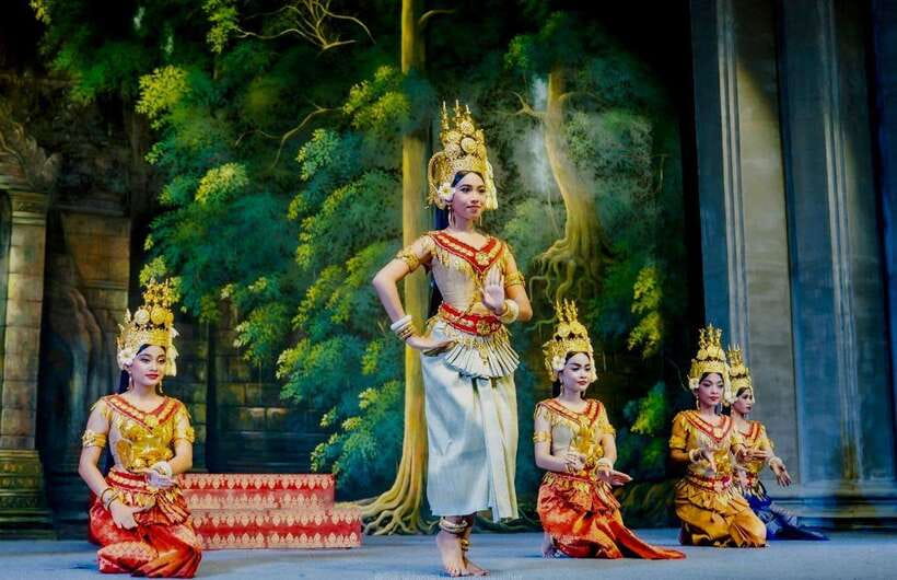 Siem Reap: Apsara Dance Show with Buffet Dinner & Tuk-Tuk... - The tuk-tuk ride is part of the experience