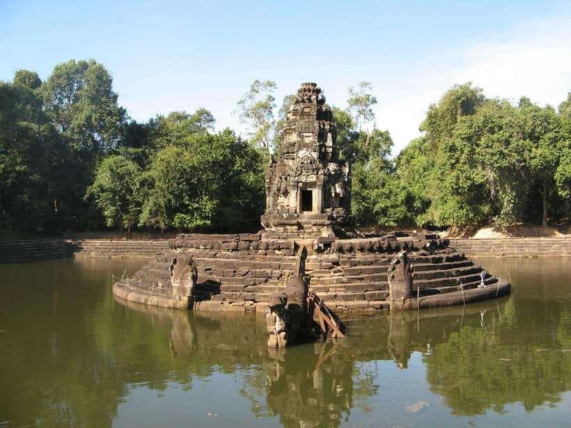 Siem Reap: Grand Circle Temples Tour With Private Tuk-Tuk - Preah Khan gives the day its strongest opening