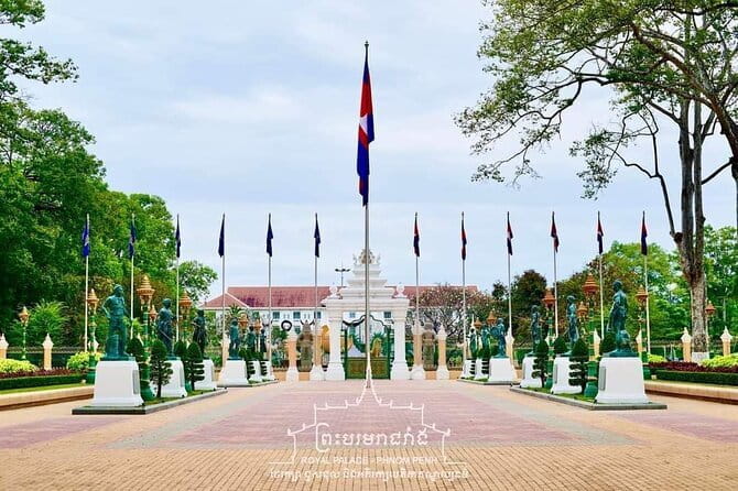 Siem Reap Morning Market & Food Tour by Tuk Tuk - A quiet finish at the Royal Independence Gardens