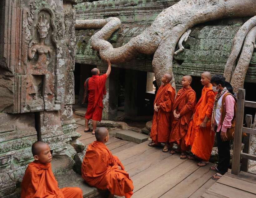 Siem Reap: Personalized Angkor Wat Sunrise/Set by TukTuk/Car - The 5 AM Pickup and Tuk-Tuk Ride