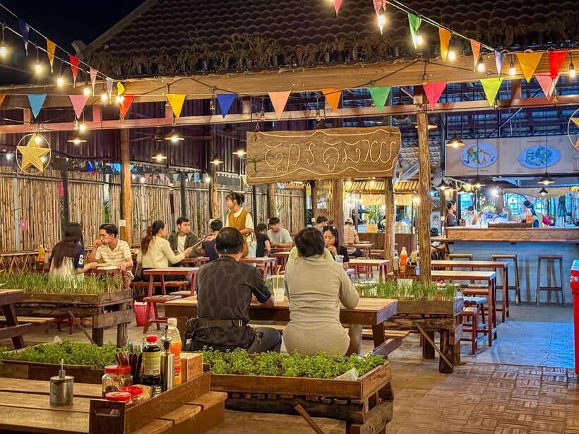 Siem Reap: Street Food Experience by Tuk-Tuk - Starting with Lort Cha and a look at Cambodian cooking