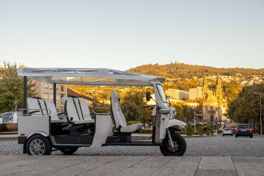 Sightseeing Tours by Electric Tuk-Tuk in Guimarães - One hour in the UNESCO-listed old town