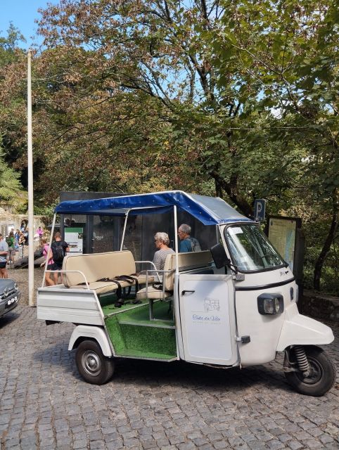 Sintra:1 hour tuk tuk experience to Pena Palace(3 monuments) - Reaching Pena Palace at the top