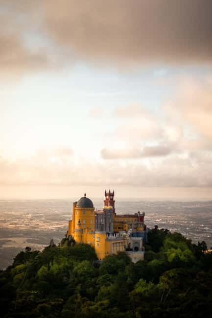 Sintra: Guided History & Highlights Tuk-Tuk Tour with Pastry - Starting with a queijada near the station