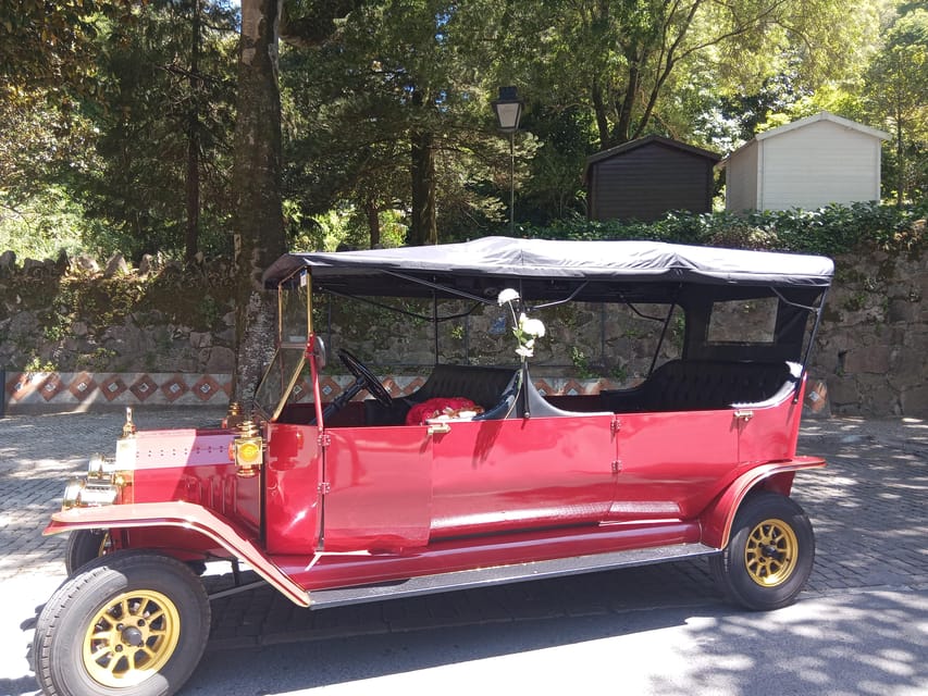 Sintra: Mountain tour by vintage TukTuk - The Moorish Castle on the high ridge