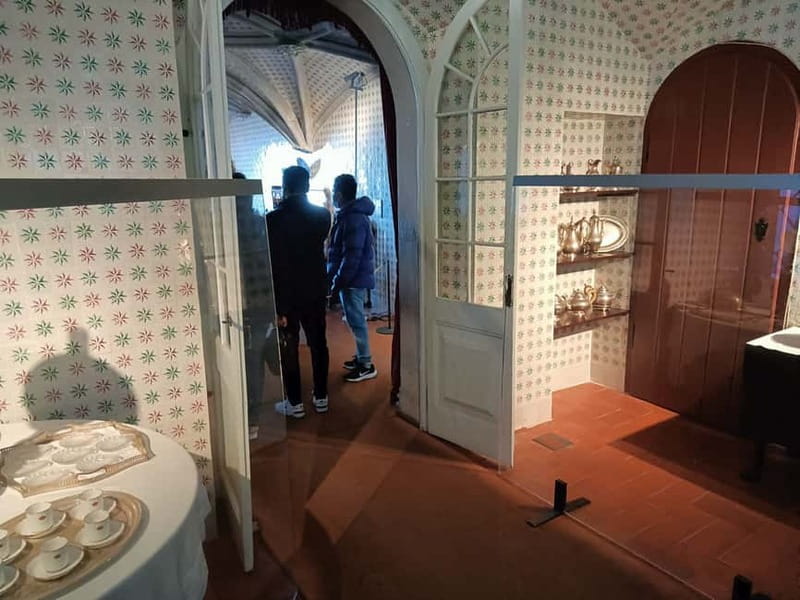 Sintra: Pena Palace and Park Entry Ticket with Tuk Tuk Ride - Who will enjoy this experience most?