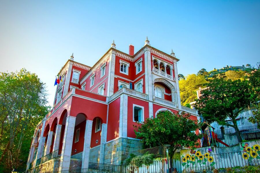 Sintra: -Sintra Sightseeing Tour With Tuk Tuk (1hr) - Quinta da Regaleira and its elaborate grounds
