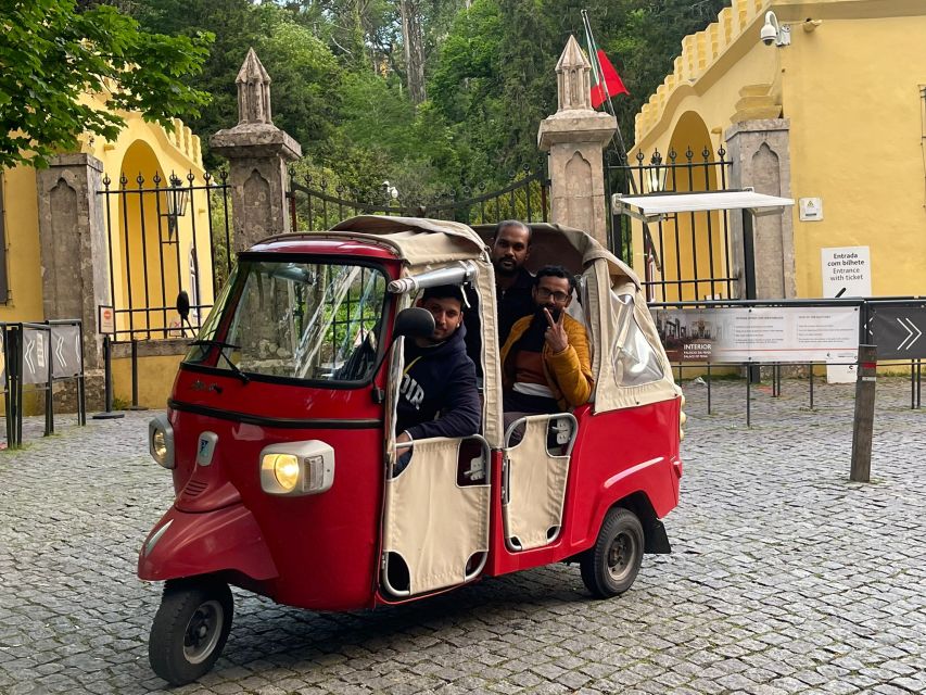 Sintra: -Sintra Sightseeing Tour With Tuk Tuk (1hr) - What the driver adds to the ride