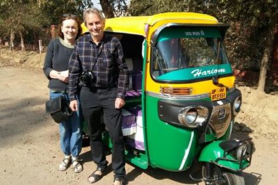 Skip the Line: Half Day Sunrise Tour of Taj Mahal by TUK TUK