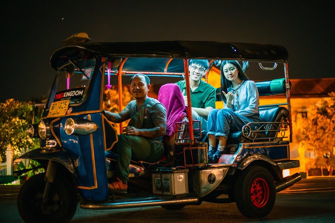 Sunlight or Moonlight: Chiang Mai City Tuk Tuk Tour - Wat Chedi Luang and the old city’s stone centerpiece