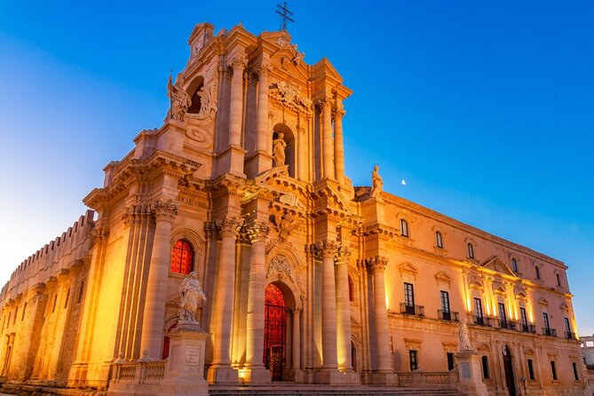 Syracuse and Ortygia by tuk-tuk 2-hour tour - Piazza Duomo and the former Temple of Athena