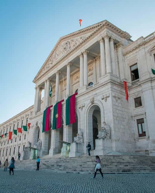 The 7 Hills of Lisbon Tuk Tuk Tour (4-hours) - Chiado and São Roque: Lisbon’s literary and religious center