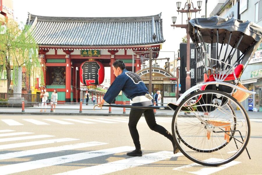 Tokyo: Asakusa Sightseeing Tour by Rickshaw - Why a Rickshaw Works So Well in Asakusa
