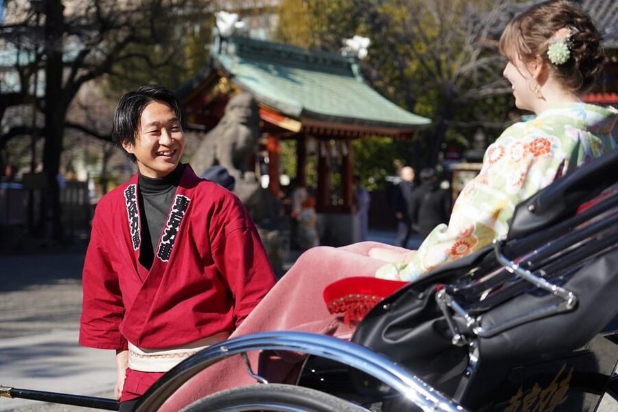 Tokyo: Asakusa tour by rickshaw - Booking tips for a smoother ride