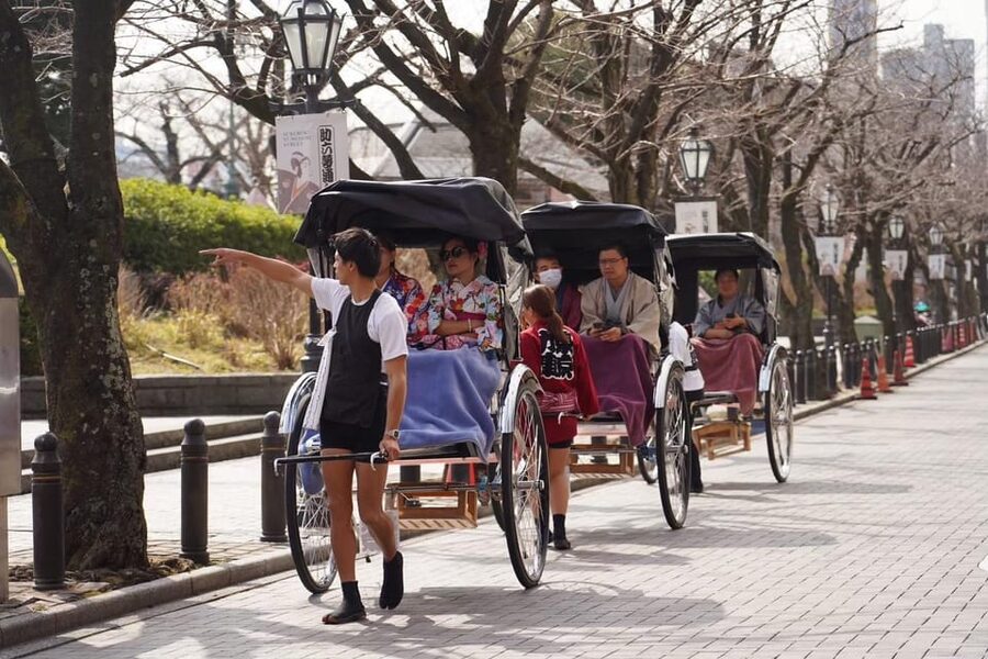Tokyo: Asakusa tour by rickshaw - Stories, restaurant tips, and the human touch
