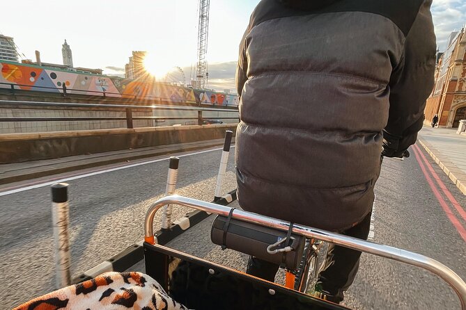 Touching Distance LONDON Rickshaw/Pedicab Private Tour - Finishing near Holborn Viaduct