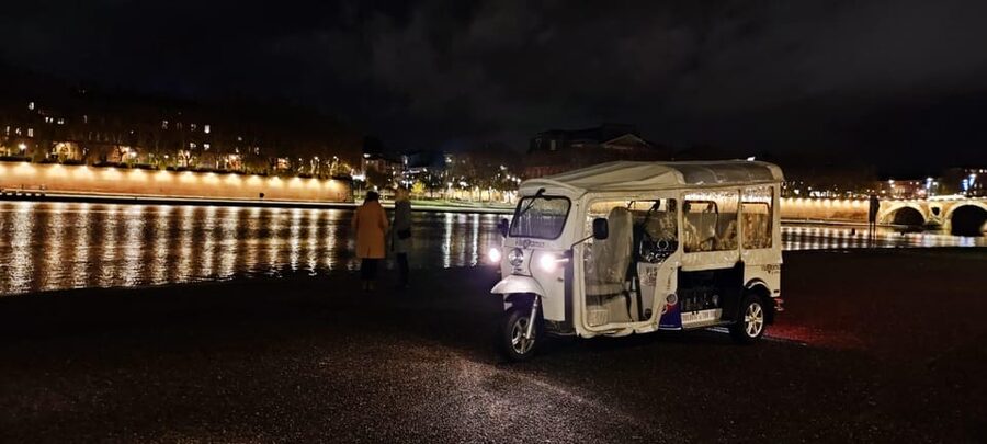 Toulouse: Electric Tuk-Tuk Tour with Photo Stops and Audio - Carmes, Saint-Étienne, and the western side
