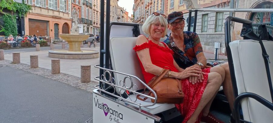Toulouse: Electric Tuk-Tuk Tour with Photo Stops and Audio - Comfort and weather