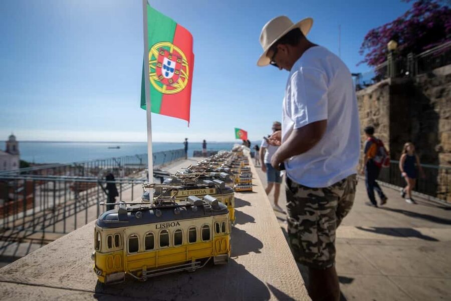 Tour Bohemian de Tuk Tuk: Bertrand, Miradouros e Estrela - Key points to know before you book