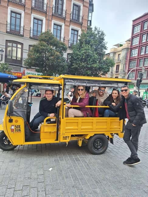Tour en Tuk Tuk por lo mejor de Madrid - The Prado area and San Jerónimo el Real