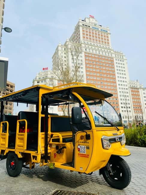 Tour en Tuk Tuk por lo mejor de Madrid - Price, payment, and actual value