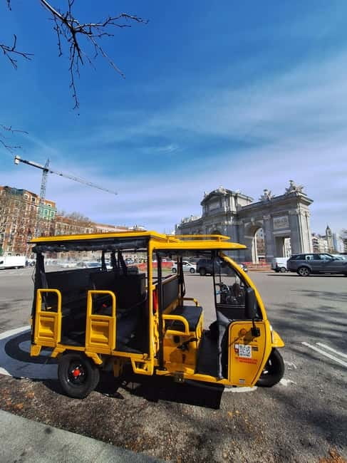 Tour en Tuk Tuk por lo mejor de Madrid - Starting at Plaza de Santa Ana