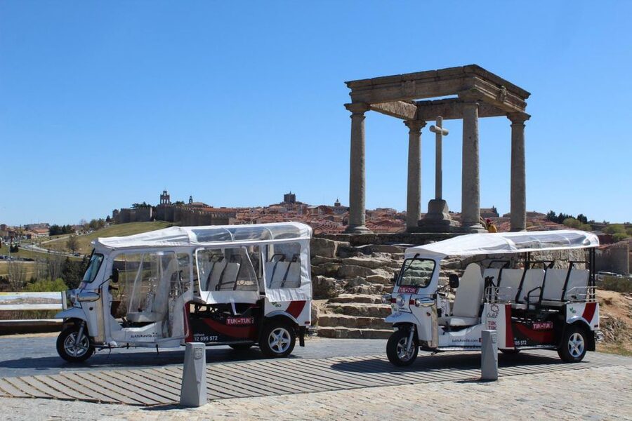 Tour Guiado En Tuk Tuk Recorre Avila De La Forma Mas Comoda - Choosing morning, afternoon, or illuminated evening