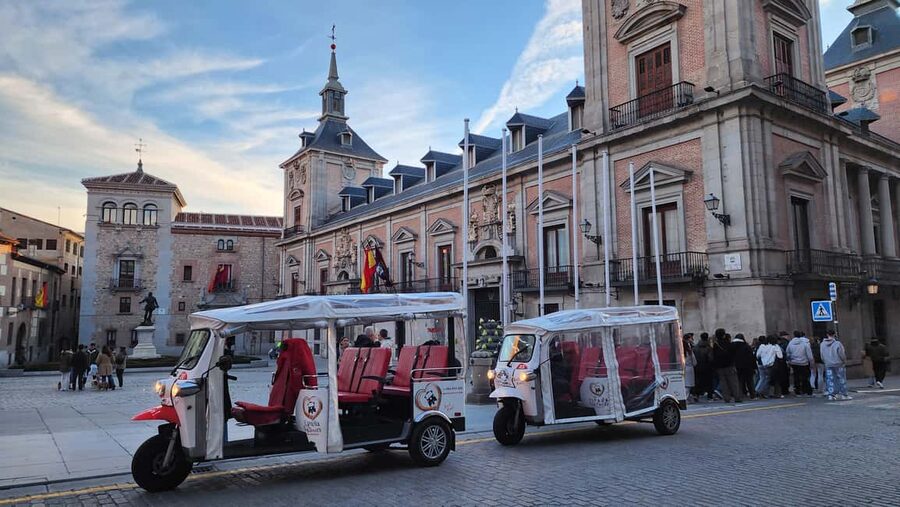 Tour Madrid: Secrets in a Electric Tuk Tuk - Why a tuk tuk works well in Madrid