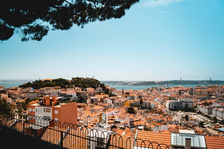 "Tour of Old Lisbon (Alfama) in an Electric Tuk-Tuk - Key points to know before you book