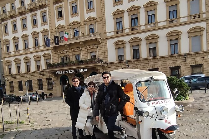 Tour panoramic di firenze o in golf cart etuktuk (Minimum 2 PAX) - Riding through Florence by golf cart or electric tuk-tuk