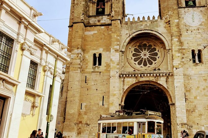 Tour Tuk Tuk Lisbon-Belem 4 H Free Pick-up - Lisbon Cathedral and the first hilltop views