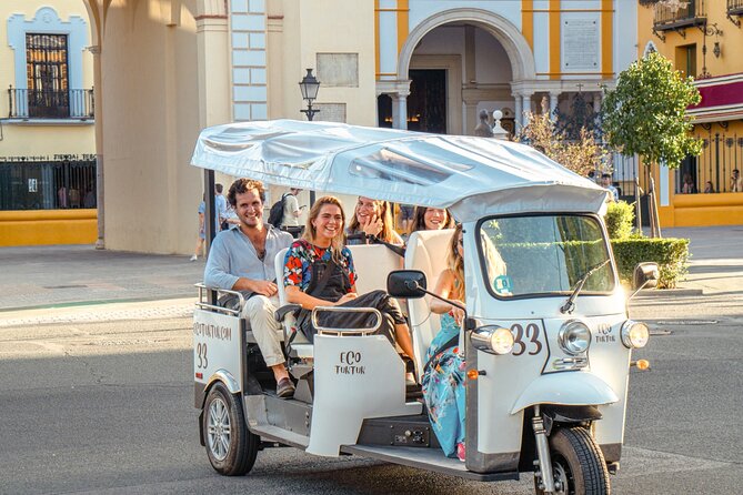 Tour Welcome Seville with Local Guide in Eco Tuk Tuk Private - One hour or two hours?