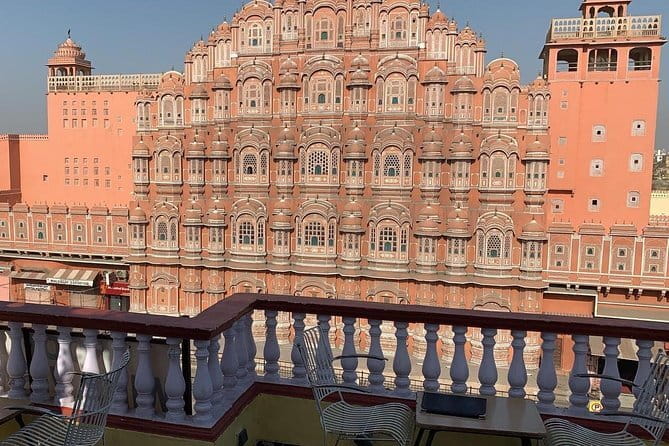 Travel Through the Streets of Jaipur by Tuktuk with a Local - Markets, workshops, and the question of shopping
