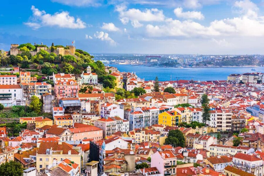 Travel to the Medieval part of Lisbon by Tuk Tuk - Key points before you book