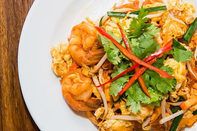 Tuk Tuk Bangkok Private Tour: WW2 Pad Thai, 360-Viewpoint, Chinatown (Pickup) - Why this three-hour Bangkok route works