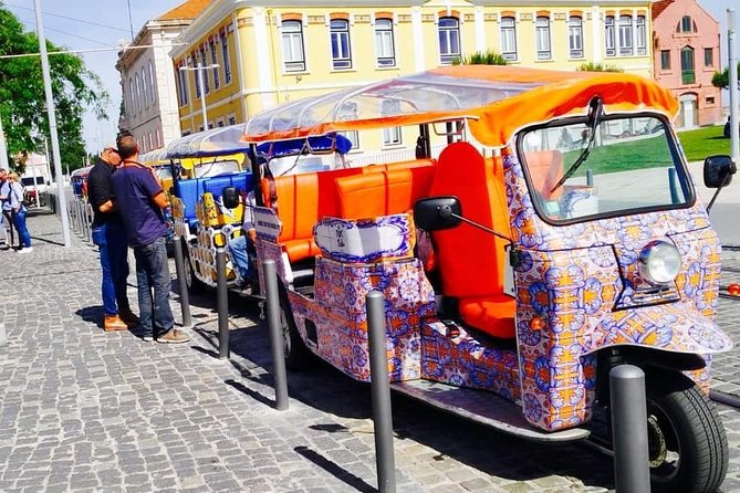 Tuk Tuk Lisboa - Sightseeing Tours - Graça and the old neighborhoods