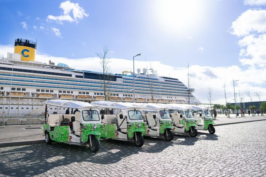 Tuk Tuk Lisbon: 3H00 Lisbon Charms - Is $135 per person good value?