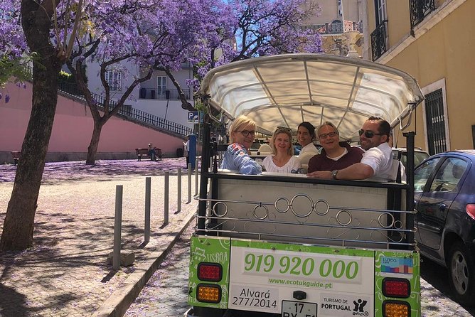 Tuk Tuk Lisbon: The Best of Lisbon in Half a Day - Portas do Sol: the classic Alfama view